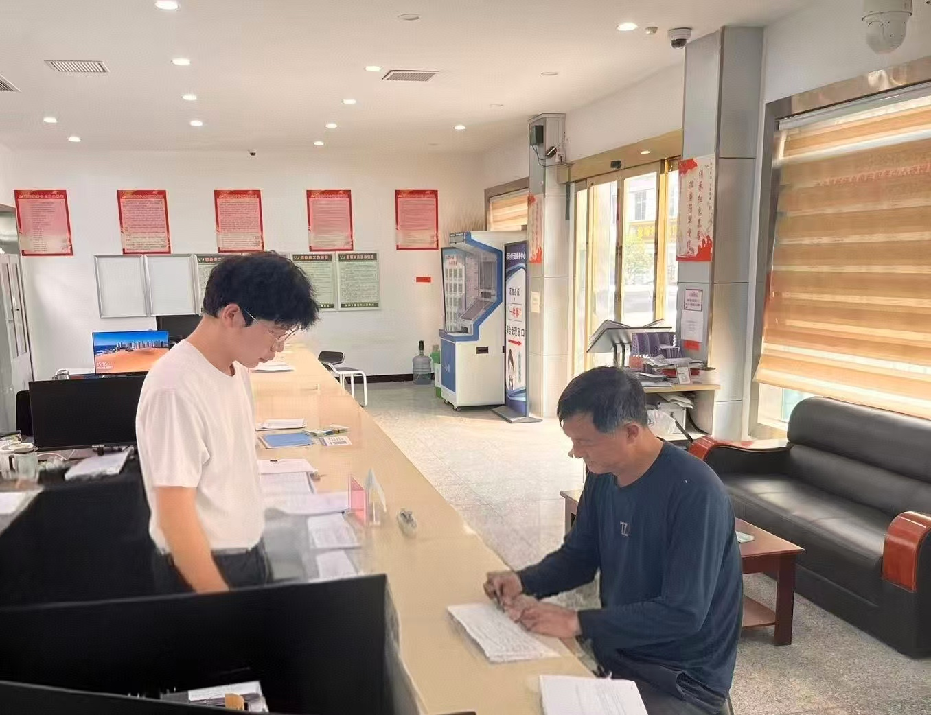 内乡县板场乡：协同联动优服务，规范高效办实事